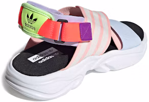 Shop adidas originals Magmur涼鞋 粉藍色 女款