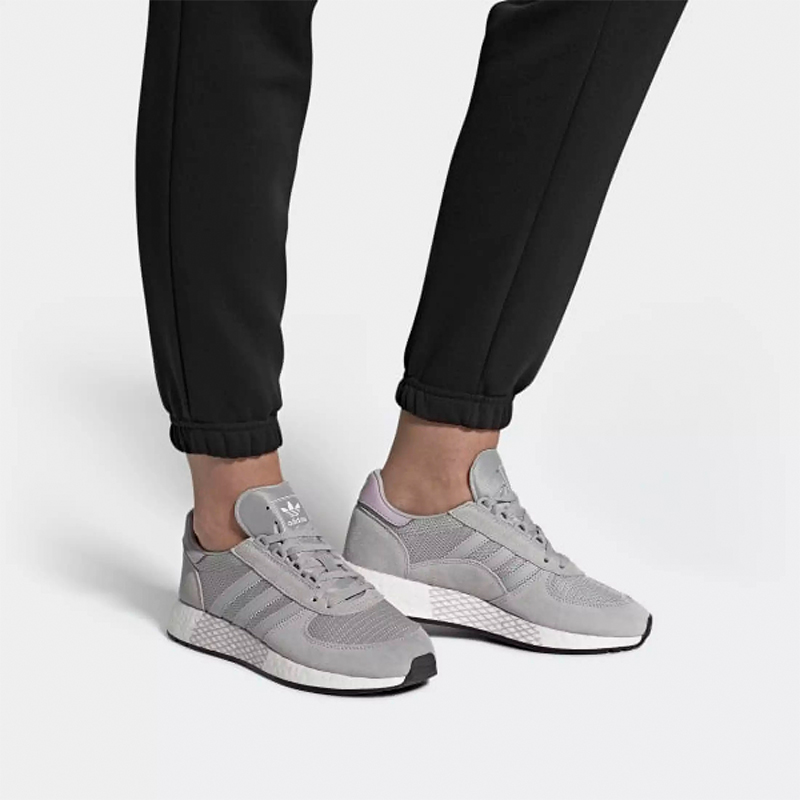 Sizing (W) 아디다스 마라톤 테크 '그레이' (Adidas Marathon Tech 'Grey') EE4947