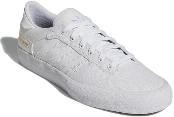 (W) adidas Matchbreak Super 'Putih Emas Metalik' GW3144 Lookbook (W) adidas Matchbreak Super 'Putih Emas Metalik' GW3144