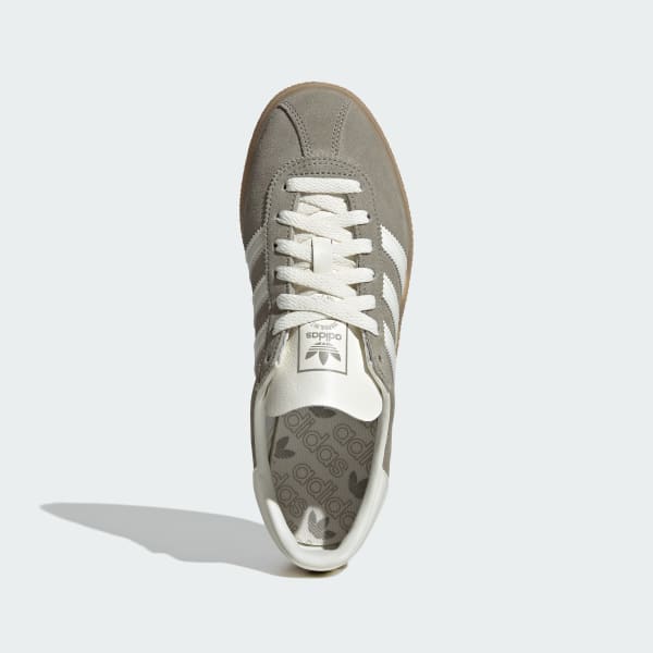 Lookbook Adidas 慕尼黑運動鞋 銀卵石/奶白/銀色金屬 JS3990