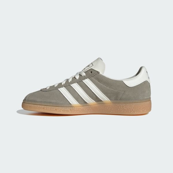 Sizing Adidas 慕尼黑運動鞋 銀卵石/奶白/銀色金屬 JS3990