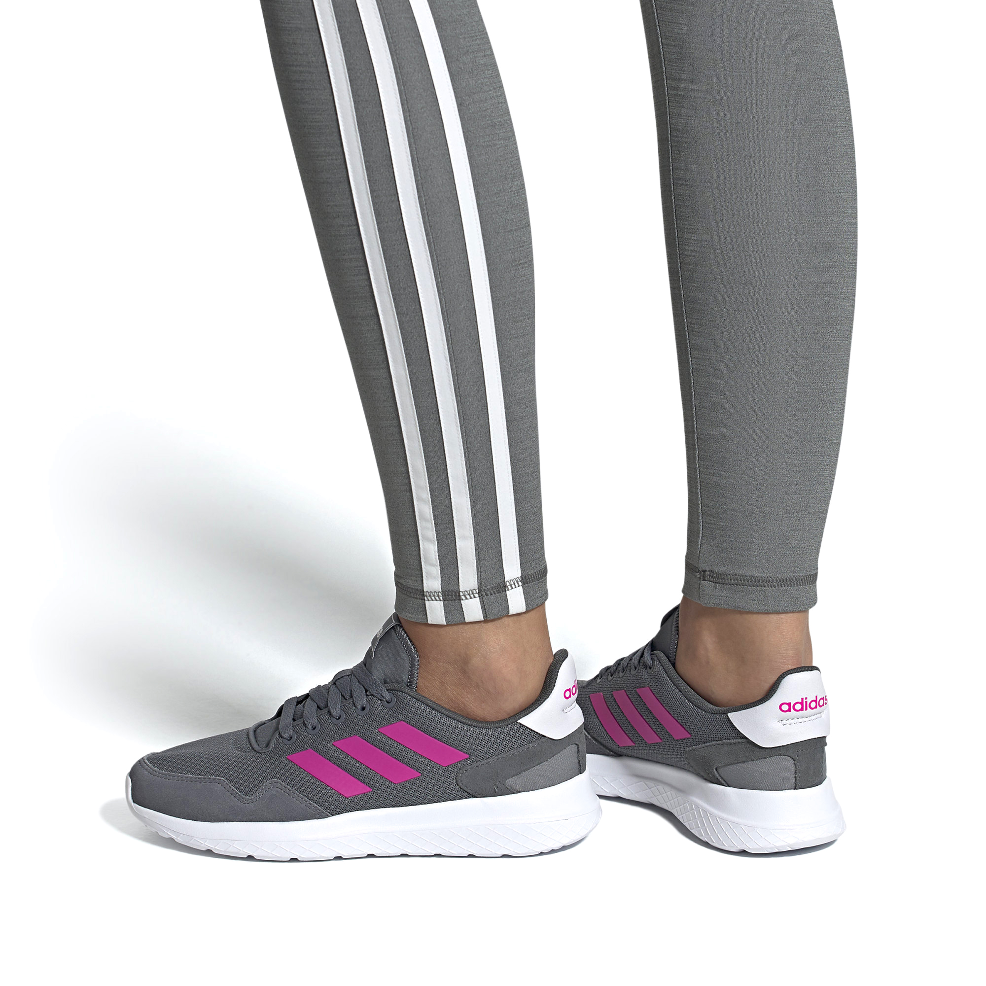 Sizing (W) adidas Neo Archivo Grijs/Rood EG3252