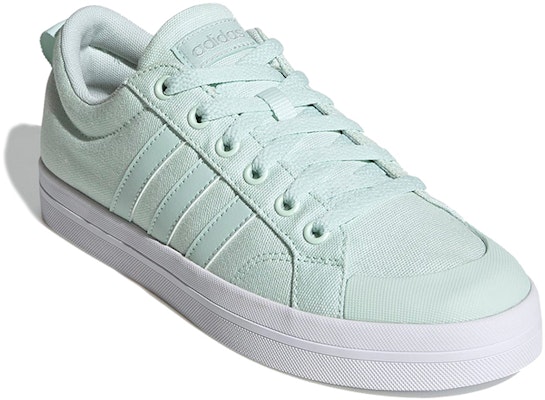 (W) adidas Neo Bravada Putih/Hijau FV8098 Lookbook (W) adidas Neo Bravada Putih/Hijau FV8098