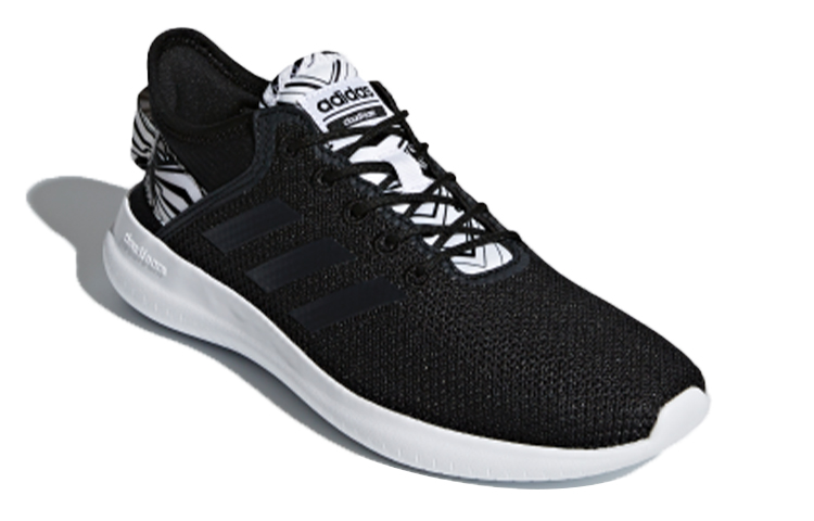 Lookbook adidas neo Cf Qtflex 低筒 跑步鞋 女款 黑白