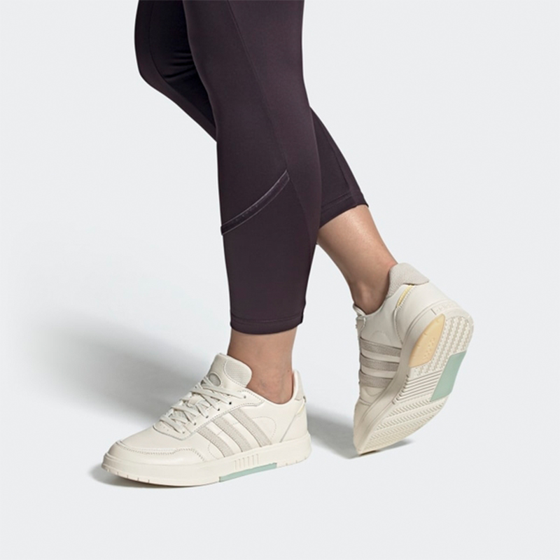 Sizing (W) adidas neo Courtmaster ''Blanc'' FW2900