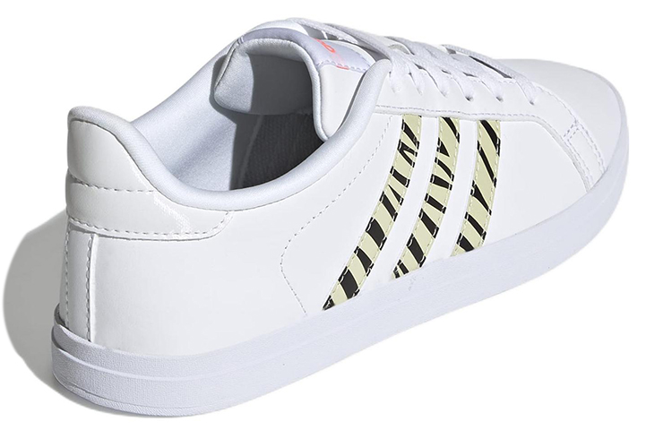 Shop adidas neo Courtpoint 低筒休閒板鞋 女款 白色