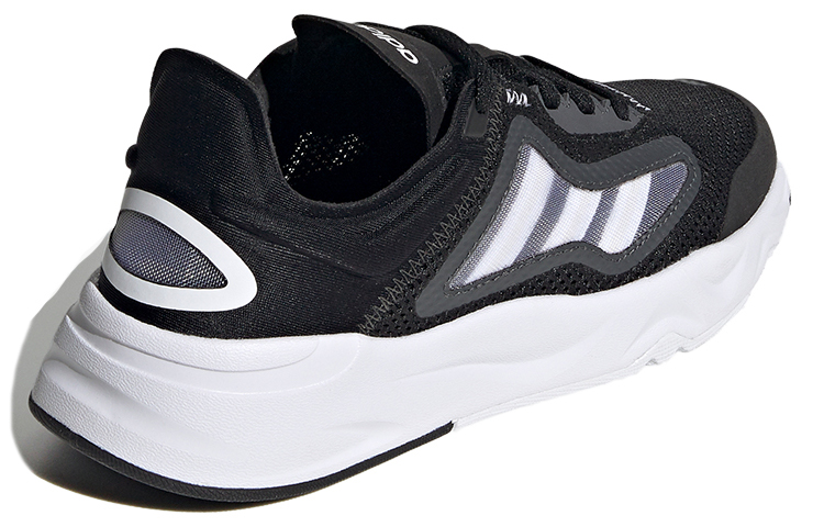 Shop (W) adidas neo Futureflow CC Scarpe da Ginnastica FY8506