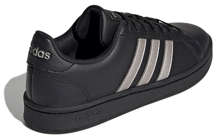 ee8133 adidas