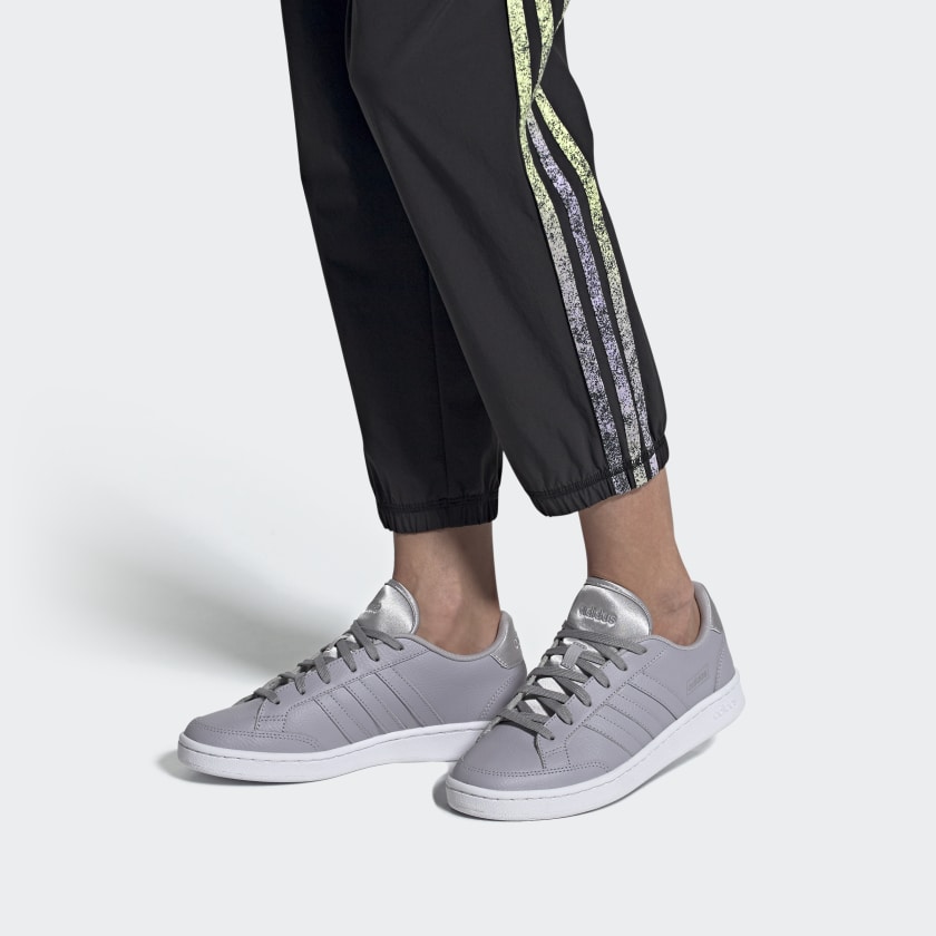 Sizing (W) adidas Neo Grand Court SE ''Grigio Bianco'' FW6694