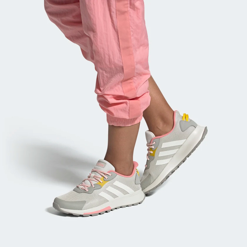 Sizing (W) adidas neo Quesa Trail X ''Grau Pink Gelb'' EG4210