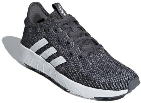 (W) adidas NEO Questar X BYD 'Hitam Putih' F34668 Lookbook (W) adidas NEO Questar X BYD 'Hitam Putih' F34668