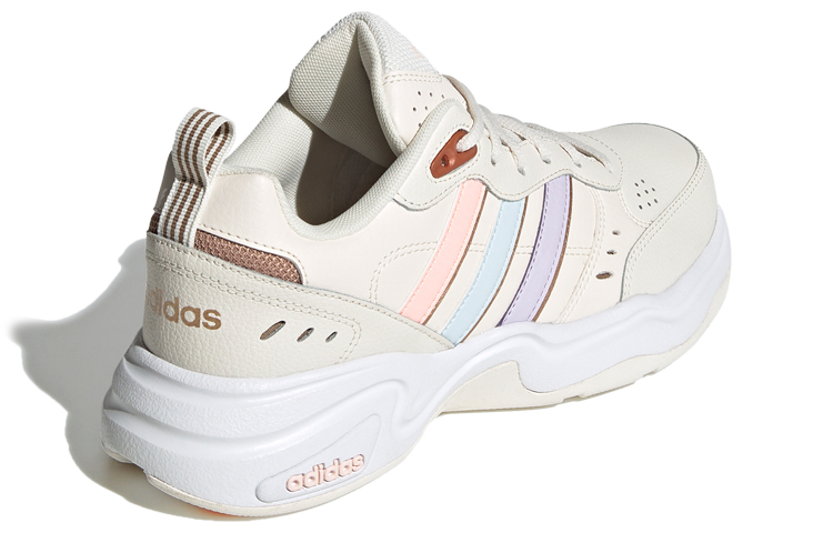 Shop adidas neo Strutter 防滑耐磨輕便 低筒 運動休閒鞋 女款 米