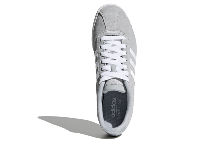 Shop (W) 阿迪达斯 neoSkate 滑板鞋 AW4209