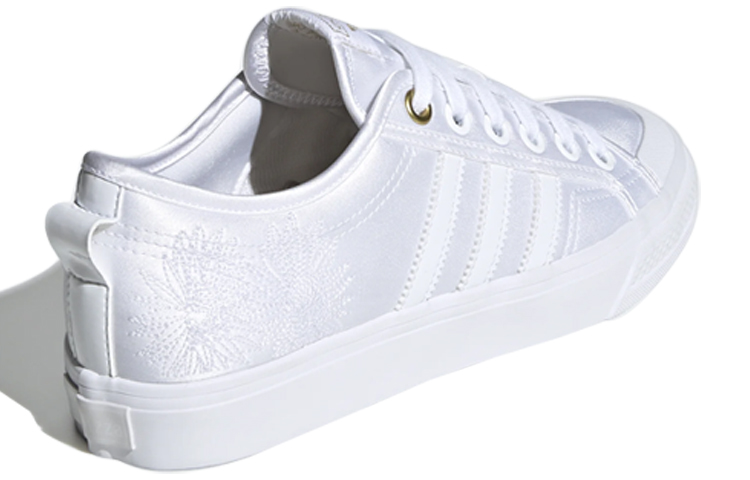 Lookbook adidas originals NIZZA 花卉刺繡 輕便 低筒 板鞋 女款 白