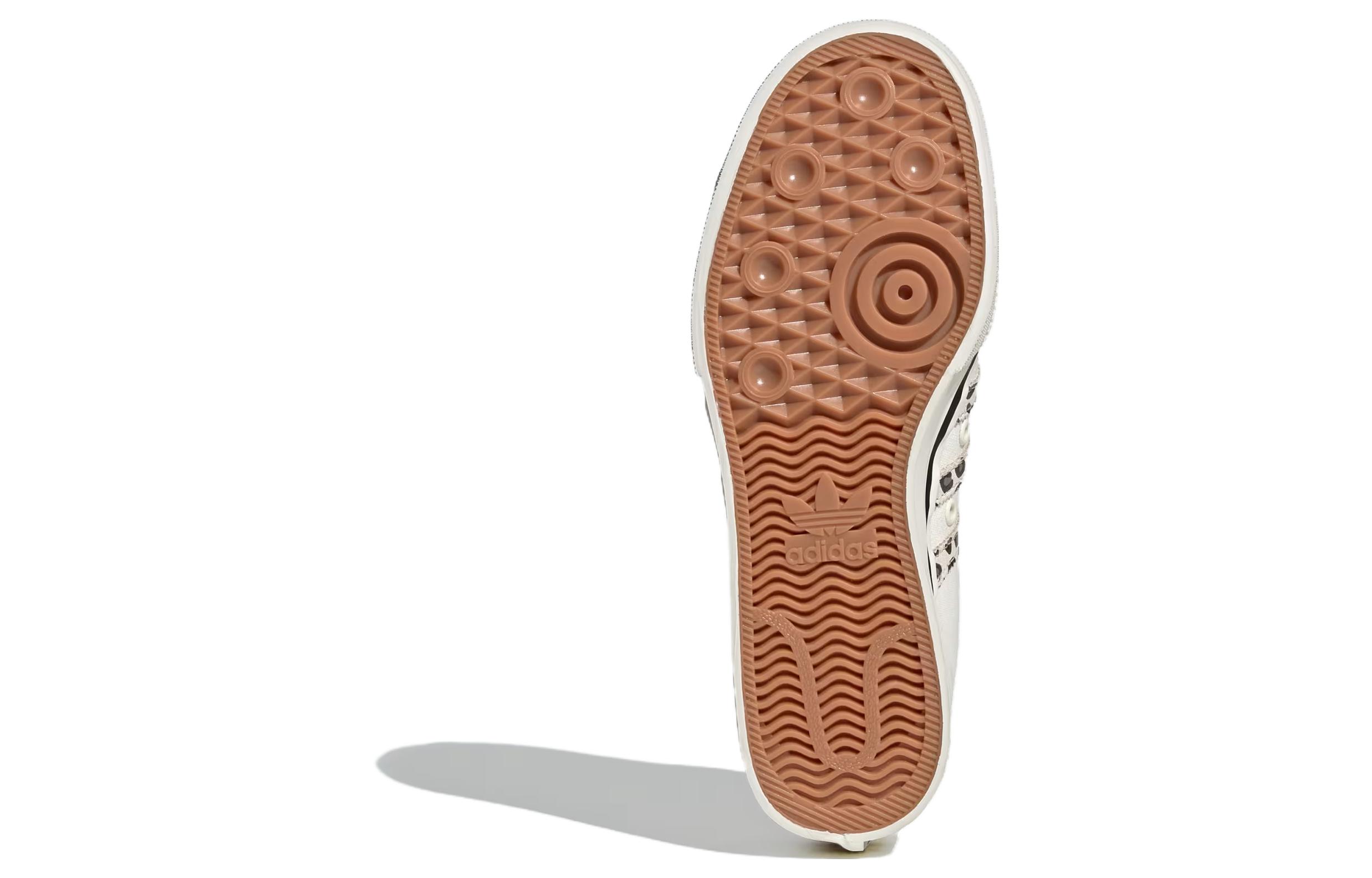Details for (W) adidas NIZZA Platform ''Wit'' IG5057