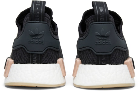 (女性)adidas NMD_R1 'Black Carbon' CQ2011 Details for (女性)adidas NMD_R1 'Black Carbon' CQ2011