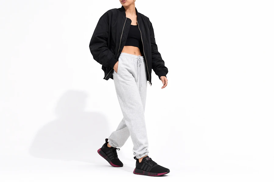 (女性)adidas NMD_R1 '黑色能量莓' FZ4543 Order (女性)adidas NMD_R1 '黑色能量莓' FZ4543