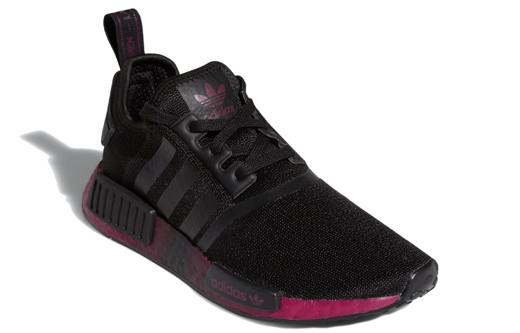 Shop （女性）adidas NMD_R1 '黑色能量莓' FZ4543
