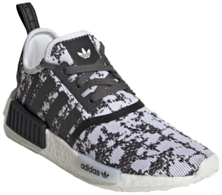 (W) adidas NMD_R1 'Kelabu Carbon Digi Camo' IE9613 Lookbook (W) adidas NMD_R1 'Kelabu Carbon Digi Camo' IE9613