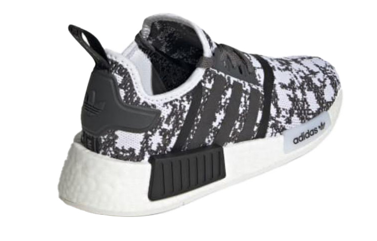 Shop (W) adidas NMD_R1 'Kelabu Carbon Digi Camo' IE9613