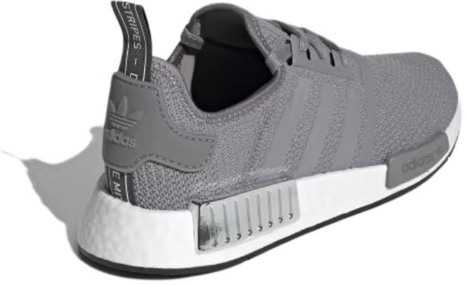 (W) adidas NMD_R1 'Abu-abu Perak' EE5175 Lookbook (W) adidas NMD_R1 'Abu-abu Perak' EE5175