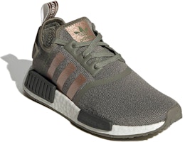 (W) 阿迪达斯 NMD_R1 '金属条纹 - 经典绿' FX8832 Lookbook (W) 阿迪达斯 NMD_R1 '金属条纹 - 经典绿' FX8832