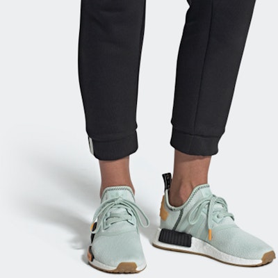 (W) adidas NMD_R1 'Hijau Vapor Emas' BD8028 Purchase (W) adidas NMD_R1 'Hijau Vapor Emas' BD8028