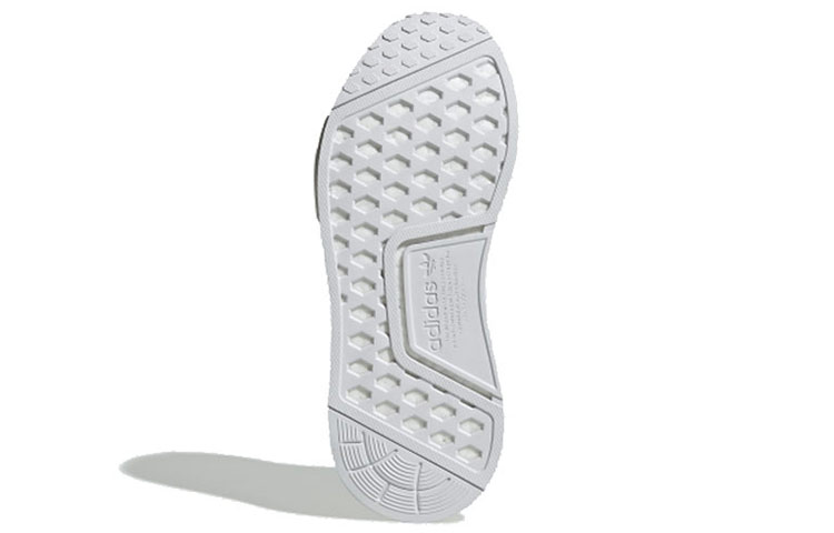 Shop adidas originals NMD_R1 烫金低帮運動鞋 女款 白