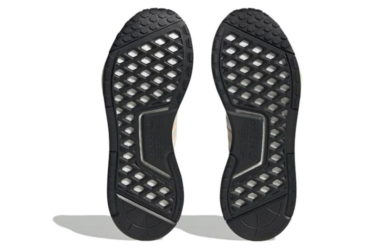 Shop (W) adidas NMD_R1 V3 'Putih Oren' HQ9116