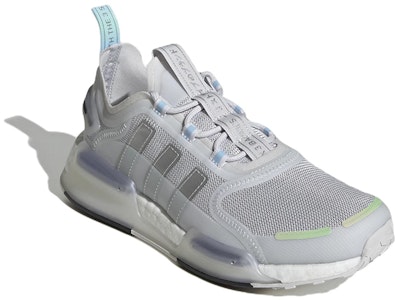 (W) adidas NMD_V3 'Kelabu Pantas Perak' GY9522 Lookbook (W) adidas NMD_V3 'Kelabu Pantas Perak' GY9522