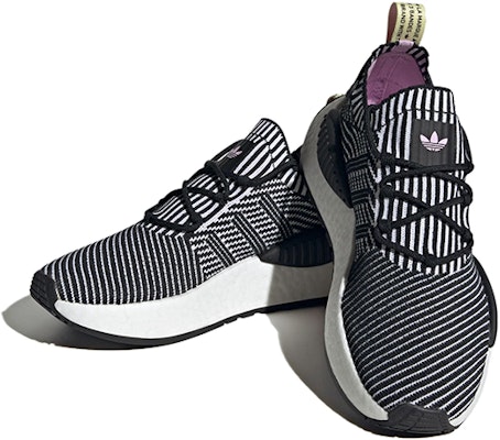 (W) adidas NMD_W1 'Hitam Putih Lilac' IE9594 Lookbook (W) adidas NMD_W1 'Hitam Putih Lilac' IE9594