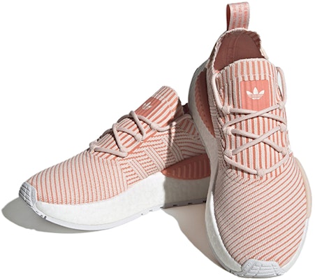 (W) adidas NMD_W1 '奇石粉' ID4268 Lookbook (W) adidas NMD_W1 '奇石粉' ID4268