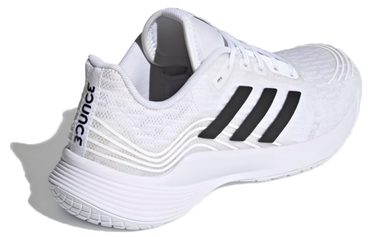 Shop (W) adidas Novaflight ''Weiß Schwarz'' FX1737