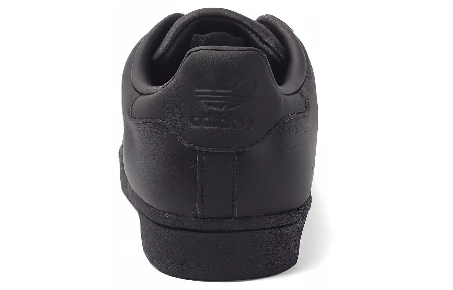 Shop (W) adidas Originals 'Negro' BB0684