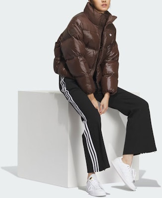(W) 阿迪达斯三叶草棕色标志长袖羽绒外套夹克. IK2797 Purchase (W) 阿迪达斯三叶草棕色标志长袖羽绒外套夹克. IK2797