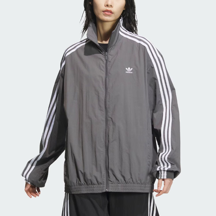 Lookbook (W) Chaqueta adidas Originals Oversized Retro Gris con Tres Rayas. JJ3362