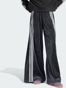 (W) adidas Originals 黑色絲絨復古條紋寬鬆運動長褲 3-Stripe 設計。 IT9405 Shop (W) adidas Originals 黑色絲絨復古條紋寬鬆運動長褲 3-Stripe 設計。 IT9405