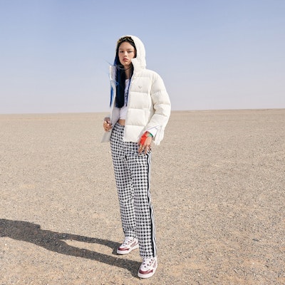 (Women) adidas Originals White Allover Print Down Jacket with Logo Patch Hooded. HS9511 Sizing (Women) adidas Originals White Allover Print Down Jacket with Logo Patch Hooded. HS9511