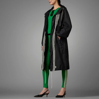 (W) 阿迪达斯经典Adicolor 70s复古连帽夹克SS23黑色 IK7857 Lookbook (W) 阿迪达斯经典Adicolor 70s复古连帽夹克SS23黑色 IK7857