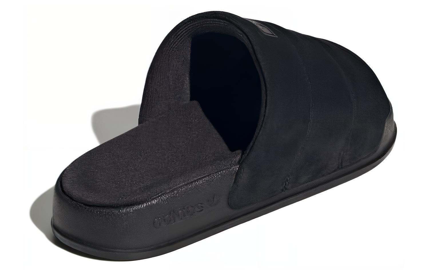 Shop (W) adidas Originals Adilette 'Kenyamanan Hitam Esensial' IF3576