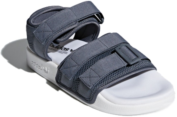 (W) アディダス オリジナルス Adilette 2.0 グレー サンダル CQ2672 Lookbook (W) アディダス オリジナルス Adilette 2.0 グレー サンダル CQ2672