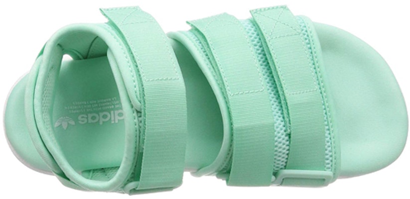 (W) 阿迪达斯三叶草Adilette 2.0绿色凉鞋 B27998 Lookbook (W) 阿迪达斯三叶草Adilette 2.0绿色凉鞋 B27998