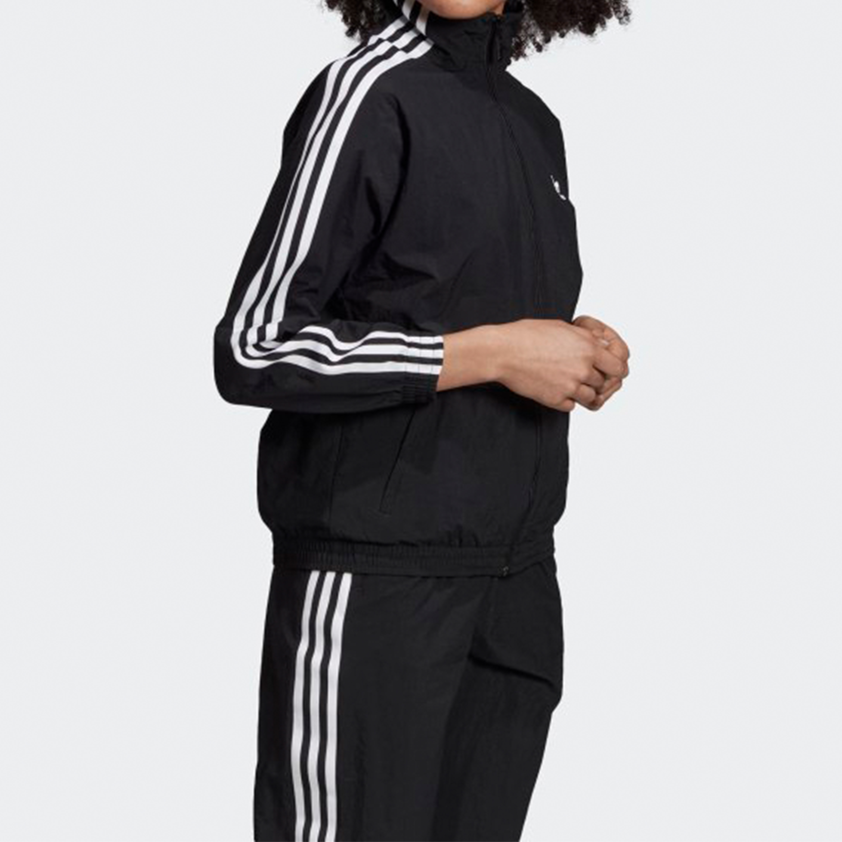 Purchase (W) adidas Originals Jaket Track Logo Trefoil Hitam dengan Garis. ED7538