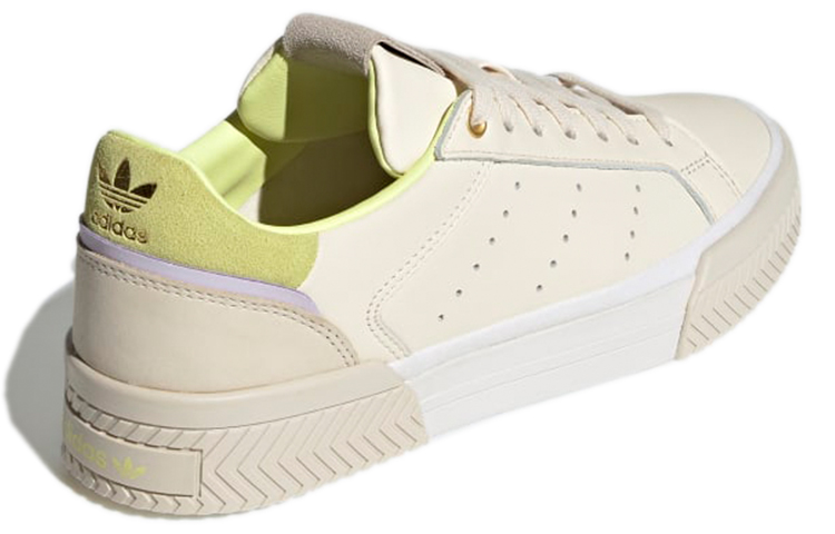 Shop adidas originals Court Tourino 舒適防滑耐磨 低筒運動板鞋 女款 米色