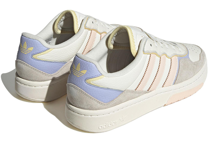 Shop (W) adidas Originals Courtic Sepatu Sneakers ID4076