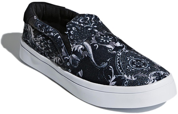 (Women) adidas Originals Courtvantage Slip On 'Black' S79967 Lookbook (Women) adidas Originals Courtvantage Slip On 'Black' S79967