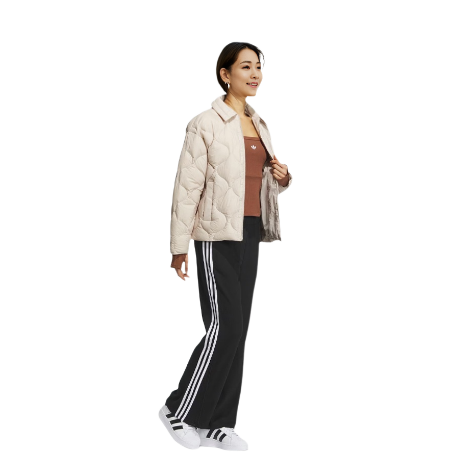 Lookbook (W) 아디다스 오리지널스 다운 숏 재킷 오프화이트 퍼퍼 코트 로고 포함 IK2800