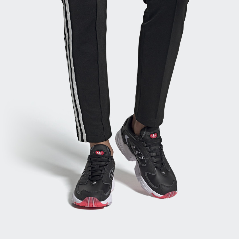 Sizing 愛迪達 Originals Falcon 2000 耐磨舒適 低筒運動休閒鞋 女款 黑白