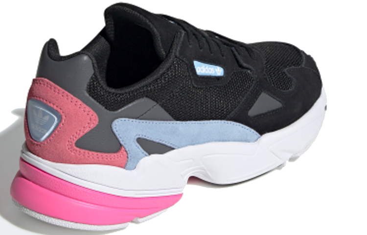 Lookbook (W) Sepatu adidas Originals Falcon Hitam/Merah Muda EG2864