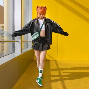 (W) adidas Originals Firebird 女款仿皮復古黑色運動外套 IY2912 Details for (W) adidas Originals Firebird 女款仿皮復古黑色運動外套 IY2912